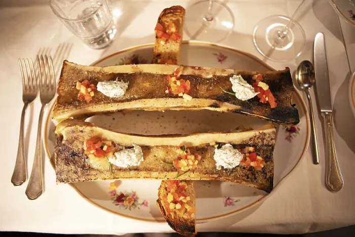 Gerahmter Druck : Kalbfleisch auf dem Grill. Gerahmter Druck : Kalbfleisch auf dem Grill.