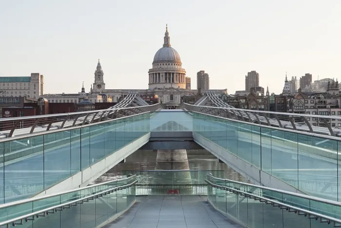 Gerahmter Druck : Millennium Bridge und St Paul's Cathedral Gerahmter Druck : Millennium Bridge und St Paul's Cathedral