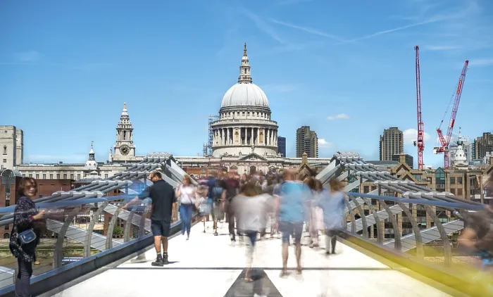 Gerahmter Druck : Millennium Bridge und St Paul's Cathedral Gerahmter Druck : Millennium Bridge und St Paul's Cathedral