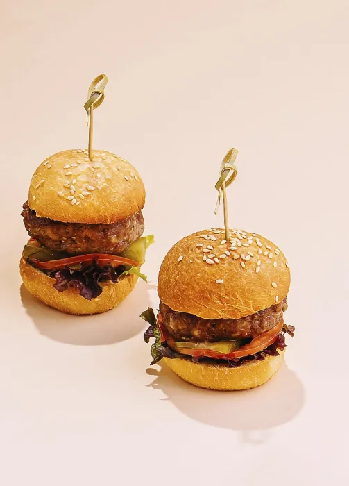 Gerahmter Druck : Mini-Hamburger von oben. Gerahmter Druck : Mini-Hamburger von oben.