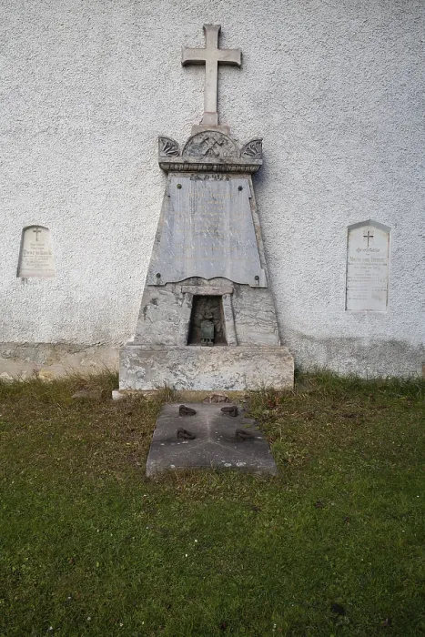 Gerahmter Druck : Bergbaugeschichte-Grabstein, Peter Tunner der Ältere. Gerahmter Druck : Bergbaugeschichte-Grabstein, Peter Tunner der Ältere.