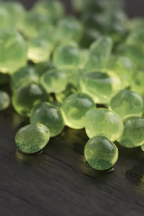 Gerahmter Druck : Mint caviar, Molekulargastronomie. Gerahmter Druck : Mint caviar, Molekulargastronomie.
