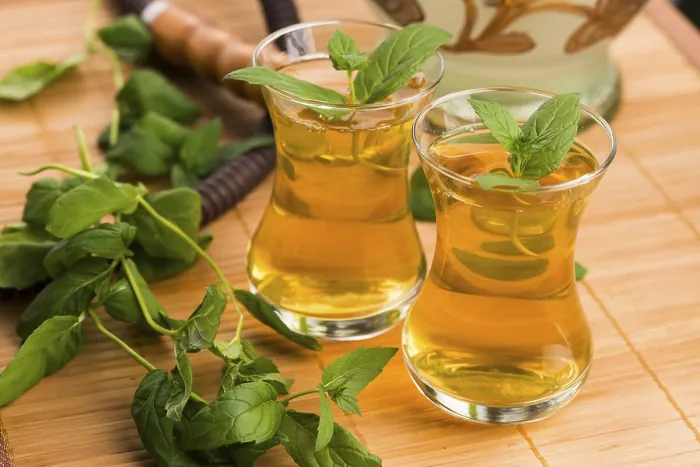 Gerahmter Druck : Mint-Tee. Minze-Tee Gerahmter Druck : Mint-Tee. Minze-Tee
