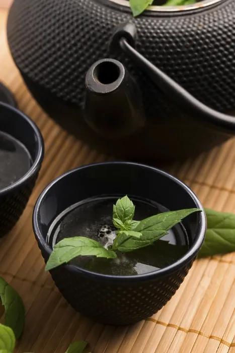 Gerahmter Druck : Mint-Tee. Minze-Tee Gerahmter Druck : Mint-Tee. Minze-Tee