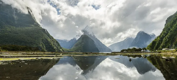 Gerahmter Druck : Miter Peak spiegelt sich im Wasser. Gerahmter Druck : Miter Peak spiegelt sich im Wasser.