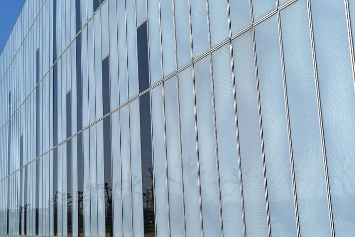 Gerahmter Druck : Moderne Fassade eines Bürogebäudes. Gerahmter Druck : Moderne Fassade eines Bürogebäudes.