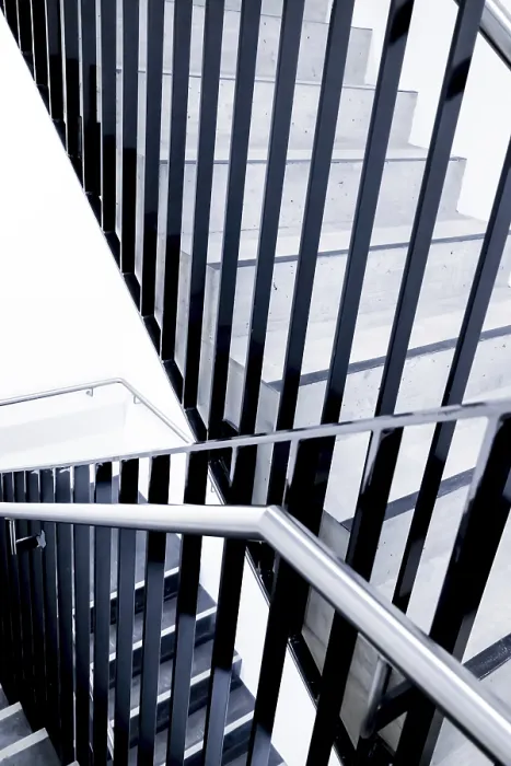 Gerahmter Druck : Moderne Treppen mit Geländer Gerahmter Druck : Moderne Treppen mit Geländer
