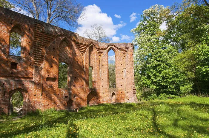 Gerahmter Druck : Ruinen des Klosters Boitzenburg Gerahmter Druck : Ruinen des Klosters Boitzenburg