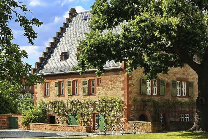 Gerahmter Druck : Klostermühle im Kloster Seligenstadt Gerahmter Druck : Klostermühle im Kloster Seligenstadt