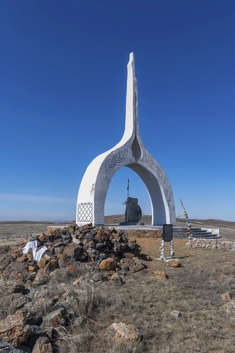 Gerahmter Druck : Mongolisches Denkmal in der Steppe Ostkasachstans. Gerahmter Druck : Mongolisches Denkmal in der Steppe Ostkasachstans.