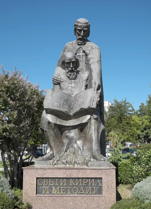 Gerahmter Druck : Denkmal von Cyril und Methodius, Erfindern des kyrillischen Alphabets, Ohrid, Mazedonien Gerahmter Druck : Denkmal von Cyril und Methodius, Erfindern des kyrillischen Alphabets, Ohrid, Mazedonien