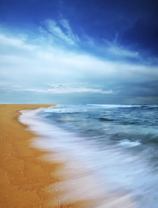 Gerahmter Druck : Wolkenstimmung und Strand, langsames Blenden. Gerahmter Druck : Wolkenstimmung und Strand, langsames Blenden.