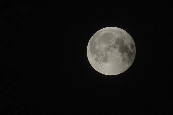 Gerahmter Druck : Vollmond mit Kratern, Deutschland Gerahmter Druck : Vollmond mit Kratern, Deutschland