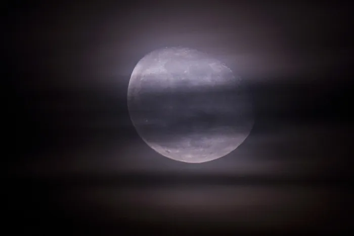 Gerahmter Druck : Vier Tage nach Vollmond. Gerahmter Druck : Vier Tage nach Vollmond.