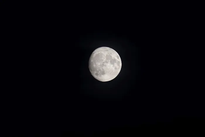 Gerahmter Druck : Mond über dem Erzgebirge Gerahmter Druck : Mond über dem Erzgebirge