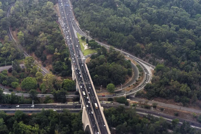 Gerahmter Druck : Autobahn aus der Luft gesehen. Gerahmter Druck : Autobahn aus der Luft gesehen.