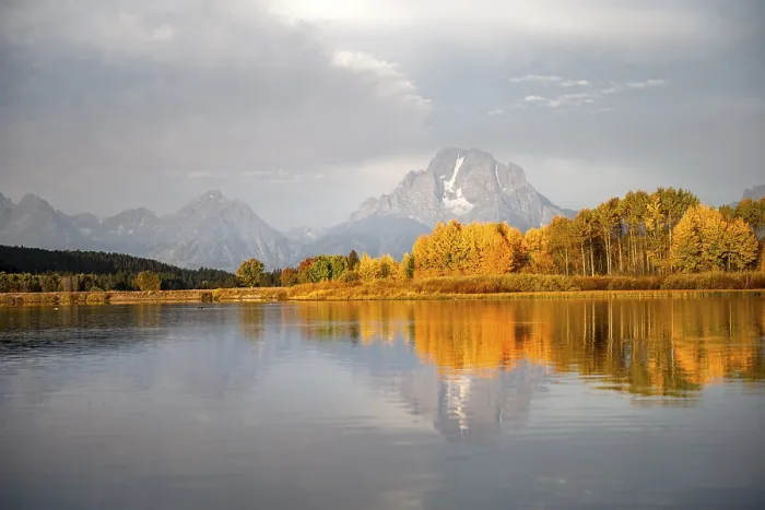 Gerahmter Druck : Mount Moran spiegelt sich im Snake River. Gerahmter Druck : Mount Moran spiegelt sich im Snake River.