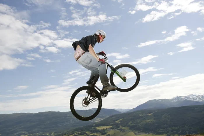 Gerahmter Druck : Mountainbiken Gerahmter Druck : Mountainbiken