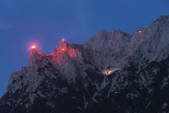 Gerahmter Druck : Bergbrand im Karwendel. Gerahmter Druck : Bergbrand im Karwendel.