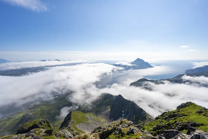 Gerahmter Druck : Berge über den Wolken. Gerahmter Druck : Berge über den Wolken.