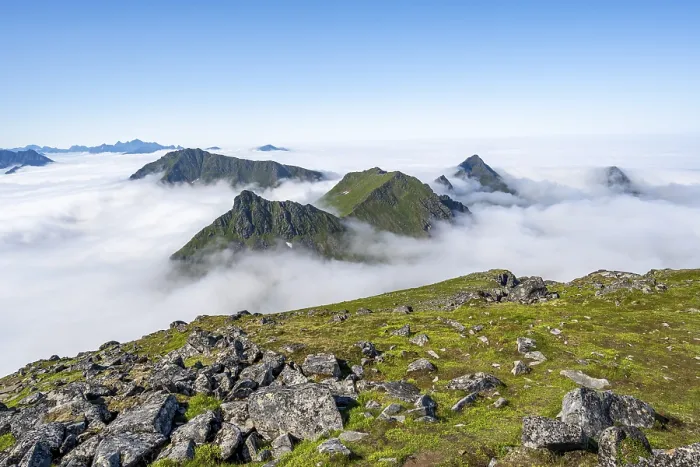 Gerahmter Druck : Berge über den Wolken. Gerahmter Druck : Berge über den Wolken.