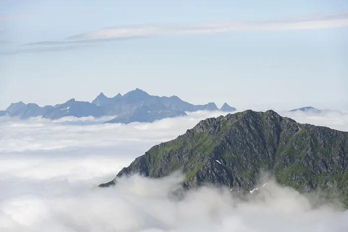 Gerahmter Druck : Berge über den Wolken. Gerahmter Druck : Berge über den Wolken.