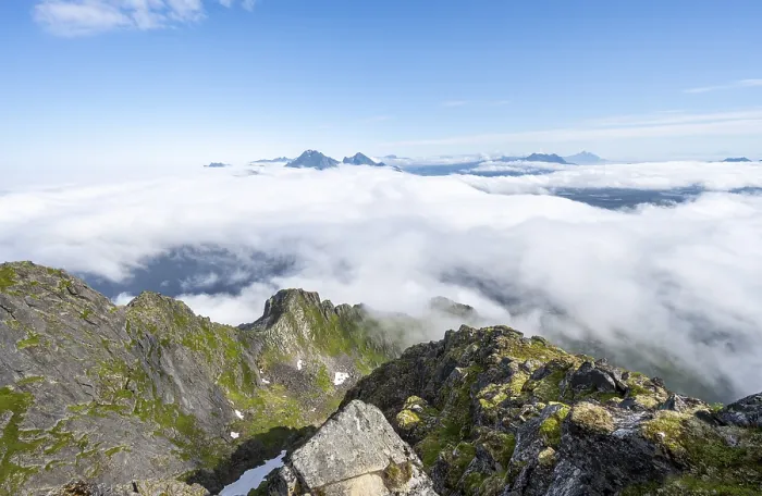 Gerahmter Druck : Berge über den Wolken. Gerahmter Druck : Berge über den Wolken.