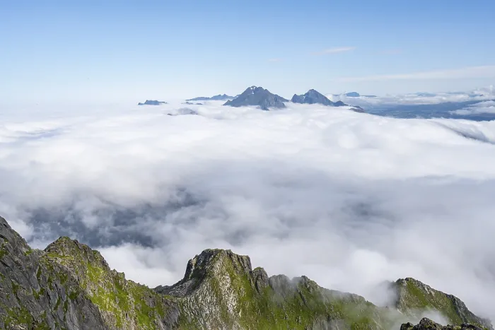 Gerahmter Druck : Berge über den Wolken. Gerahmter Druck : Berge über den Wolken.
