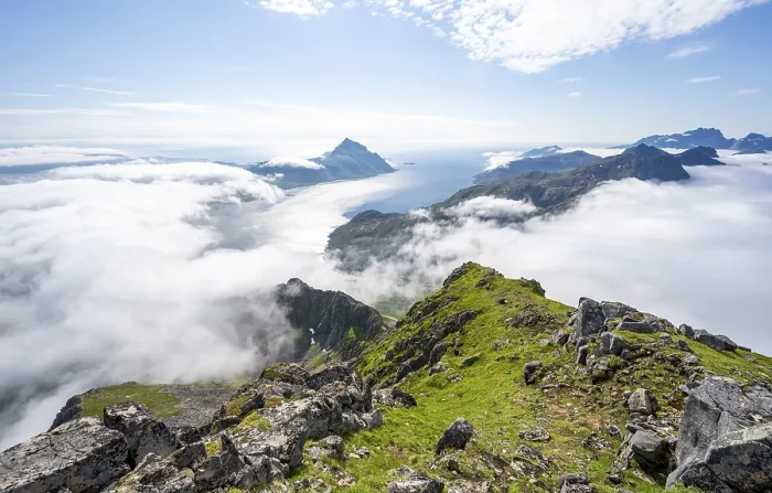 Gerahmter Druck : Berge über den Wolken. Gerahmter Druck : Berge über den Wolken.