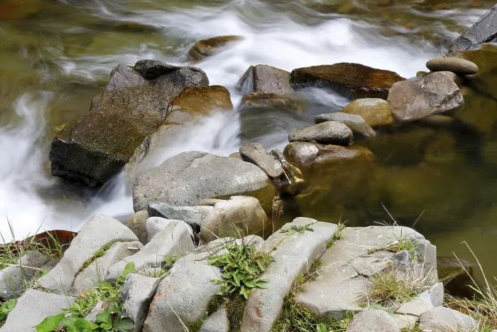 Gerahmter Druck : Bergfluss Gerahmter Druck : Bergfluss