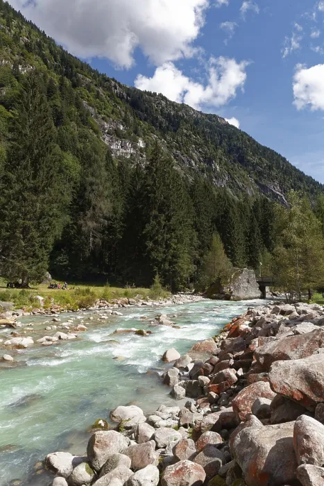 Gerahmter Druck : Bergfluss Sarca, Berge Gerahmter Druck : Bergfluss Sarca, Berge