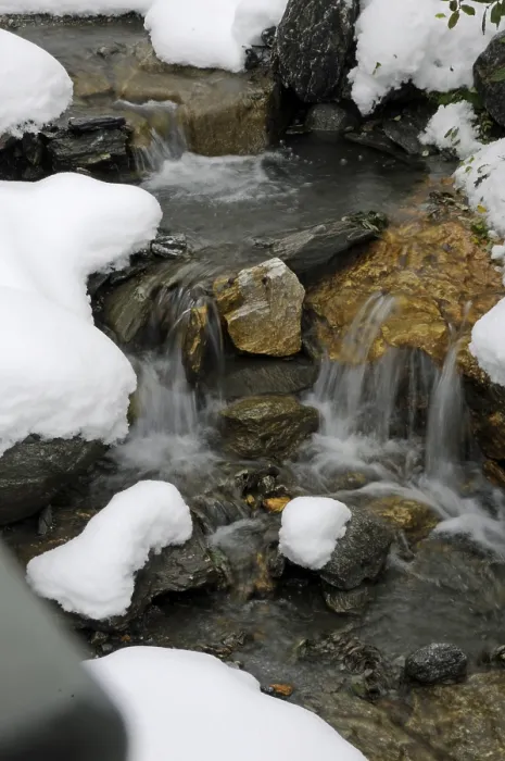 Gerahmter Druck : Bergbach im Winter, Bergbach. Gerahmter Druck : Bergbach im Winter, Bergbach.