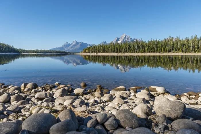 Gerahmter Druck : Berge im See spiegeln. Gerahmter Druck : Berge im See spiegeln.