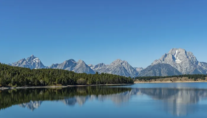 Gerahmter Druck : Berge im See spiegeln. Gerahmter Druck : Berge im See spiegeln.