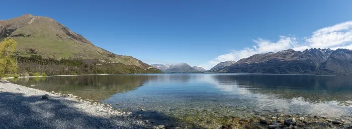 Gerahmter Druck : Berge im See spiegeln. Gerahmter Druck : Berge im See spiegeln.