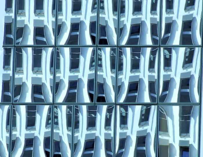 Gerahmter Druck : Montage einer Fensterreflexion, Vollformat. Gerahmter Druck : Montage einer Fensterreflexion, Vollformat.