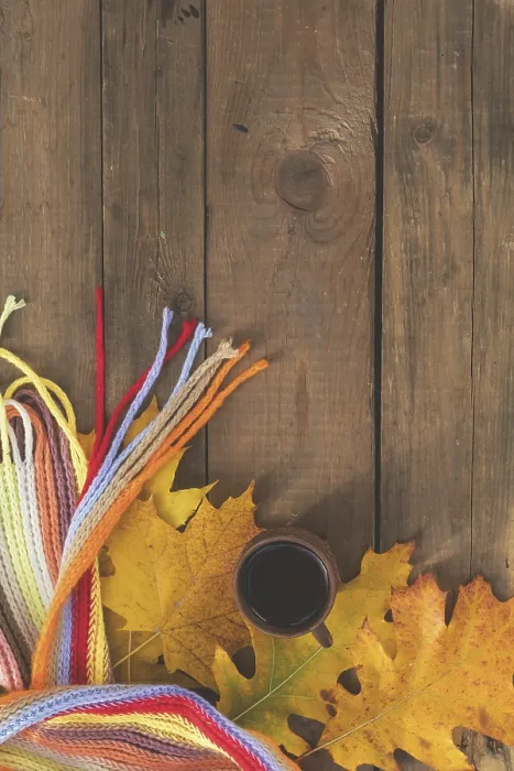 Gerahmter Druck : Bunte Schleife, Tasse Kaffee. Gerahmter Druck : Bunte Schleife, Tasse Kaffee.