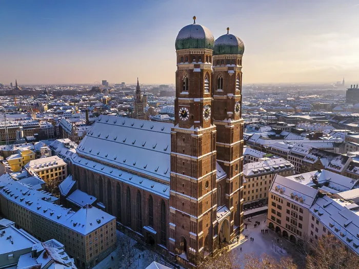 Gerahmter Druck : Münchner Skyline in einer Wintereinkehr. Gerahmter Druck : Münchner Skyline in einer Wintereinkehr.