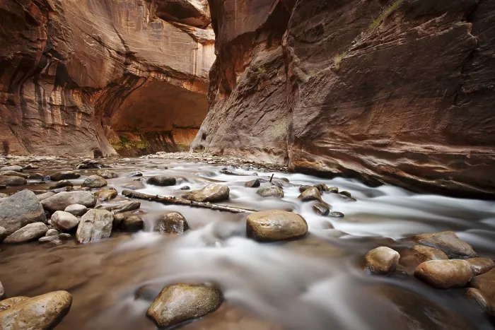 Gerahmter Druck : Die Enge, Engstelle des Virgin River. Gerahmter Druck : Die Enge, Engstelle des Virgin River.