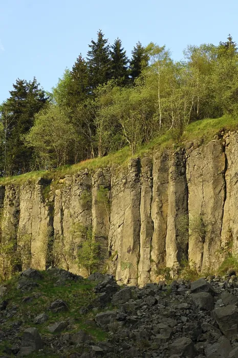 Gerahmter Druck : Naturdenkmal aus Basaltkolonnen. Gerahmter Druck : Naturdenkmal aus Basaltkolonnen.