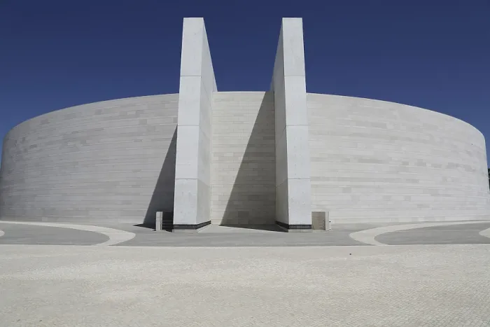 Gerahmter Druck : Das neue Dom der religiösen Komplex in Fatima. Gerahmter Druck : Das neue Dom der religiösen Komplex in Fatima.