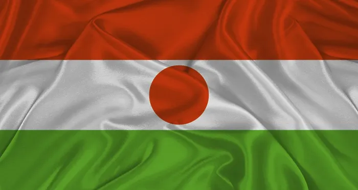 Gerahmter Druck : Nigerianische Flagge mit Stofftextur. Gerahmter Druck : Nigerianische Flagge mit Stofftextur.