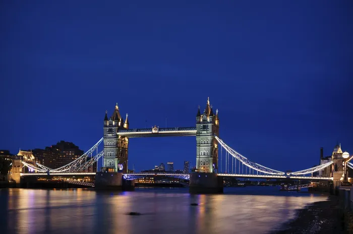 Gerahmter Druck : Nachtaufnahme, Themse, Tower Bridge Gerahmter Druck : Nachtaufnahme, Themse, Tower Bridge