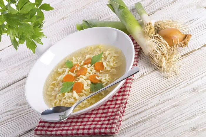 Gerahmter Druck : Nudelsuppe Gerahmter Druck : Nudelsuppe