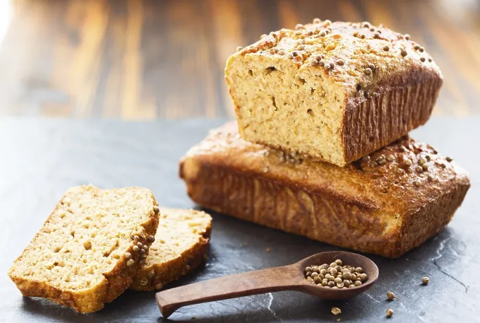 Gerahmter Druck : Haferbrötchen mit Koriander Gerahmter Druck : Haferbrötchen mit Koriander