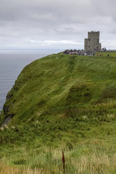 Gerahmter Druck : O'Briens Tower, Cliffs of Moher Gerahmter Druck : O'Briens Tower, Cliffs of Moher