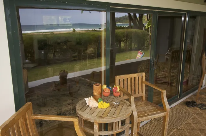 Gerahmter Druck : Meerseite-Lanai mit Reflexion des Ausblicks. Gerahmter Druck : Meerseite-Lanai mit Reflexion des Ausblicks.