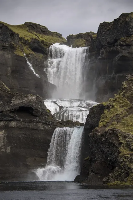Gerahmter Druck : Ófærufoss-Wasserfall, Eldgjá oder Eldgja Feuerklamm Gerahmter Druck : Ófærufoss-Wasserfall, Eldgjá oder Eldgja Feuerklamm