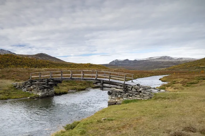 Gerahmter Druck : Alte Brücke über den Fluss Grimse. Gerahmter Druck : Alte Brücke über den Fluss Grimse.