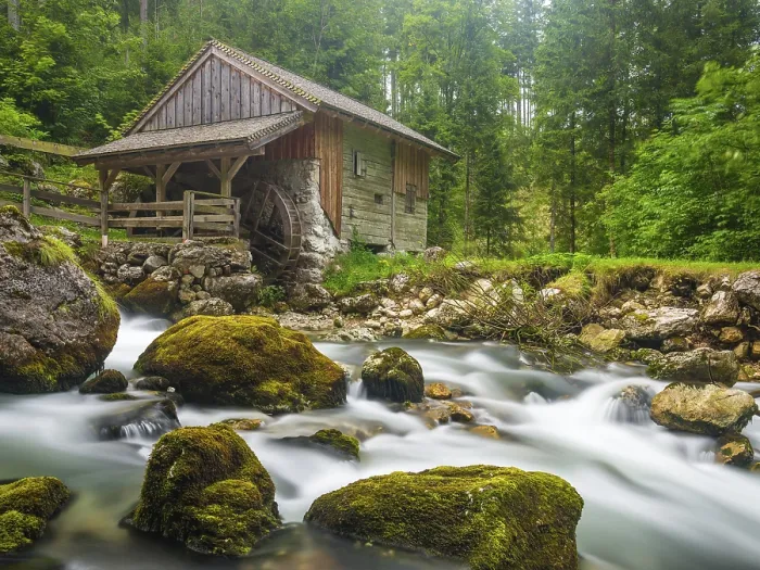 Gerahmter Druck : Altes Mühlenhaus am Golling-Wasserfall. Gerahmter Druck : Altes Mühlenhaus am Golling-Wasserfall.